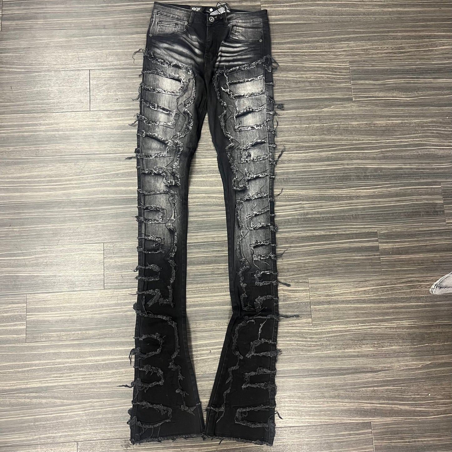 Super Stacked Shred Wash Blk Jeans